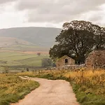 Casa de Férias The Old Dairy Barn - Stunning Rural Retreat