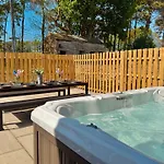 Дом отдыха The Old Dairy Barn - Stunning Rural Retreat *