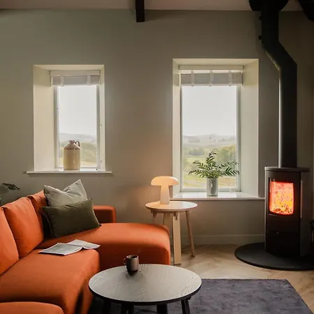 The Old Dairy Barn - Stunning Rural Retreat *