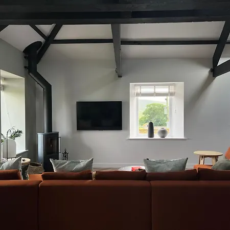 The Old Dairy Barn - Stunning Rural Retreat *