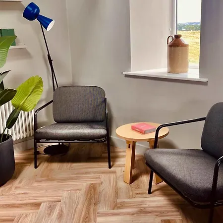 Дом отдыха The Old Dairy Barn - Stunning Rural Retreat *