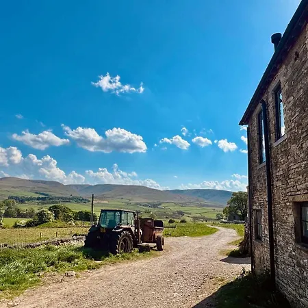 Casa de Férias The Old Dairy Barn - Stunning Rural Retreat *