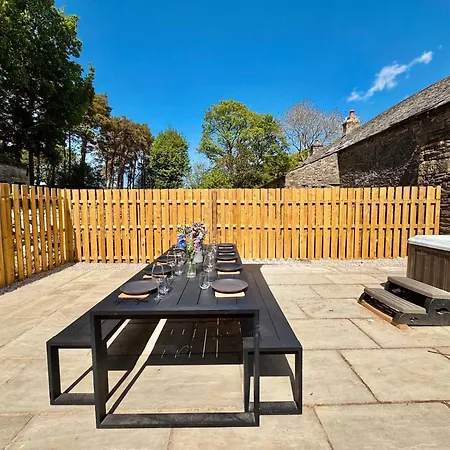 The Old Dairy Barn - Stunning Rural Retreat *