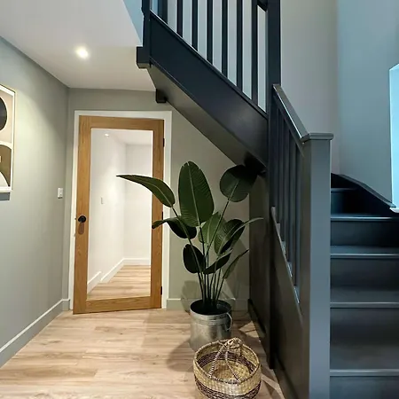 The Old Dairy Barn - Stunning Rural Retreat *