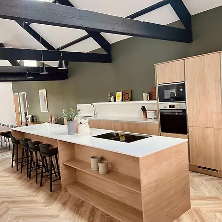 The Old Dairy Barn - Stunning Rural Retreat *